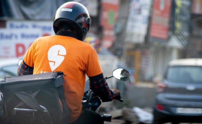 Swiggy Genie Agent Steals Laptop, Demands ₹15,000 Ransom!