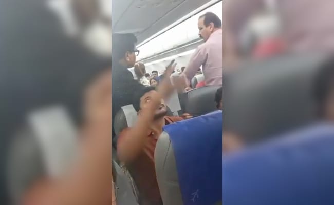 Passengers Complain of AC Fail on IndiGo Flight; Airline Reacts